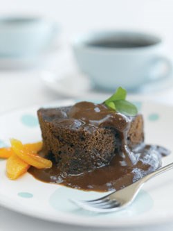 Hot fudge spoon cake