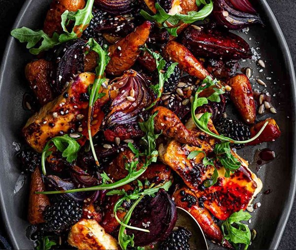 Hot honey halloumi & blackberry salad