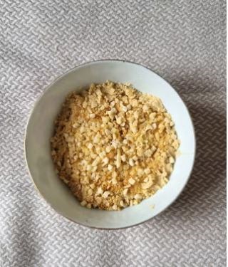 Hot hummus with pine nuts and chilli butter (Sicak humus)