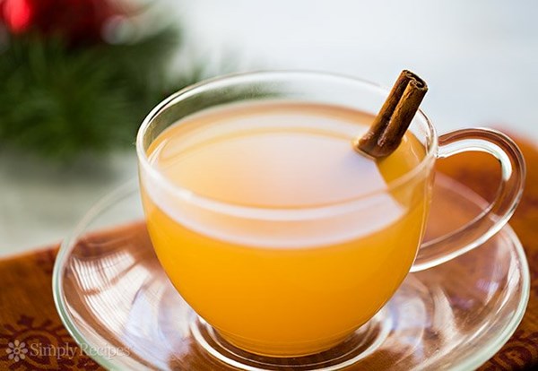 Hot mulled cider