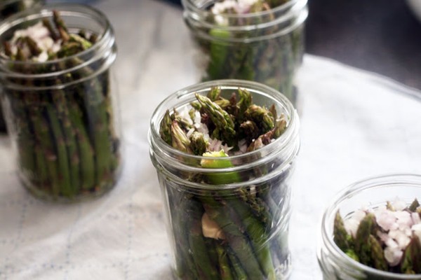 Hot pepper pickled asparagus