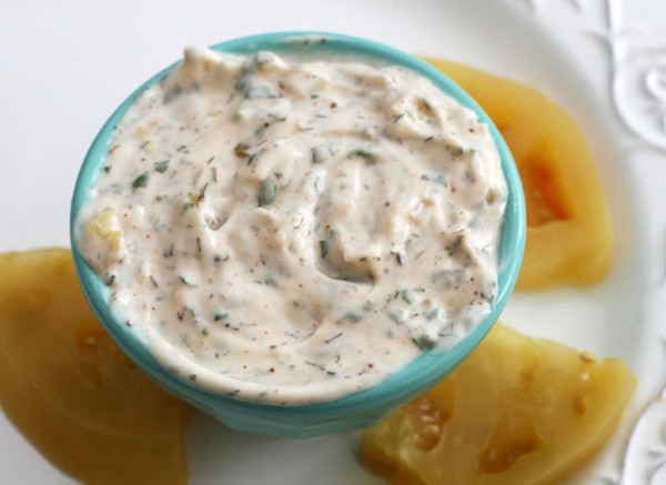 Hot pickled green tomato rémoulade