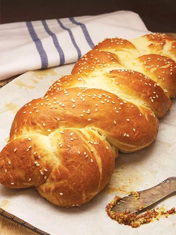 Hot pretzel challah bread