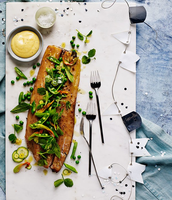 Hot-smoked mullet with zucchini flowers, peas and mint