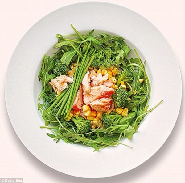 Hot-smoked salmon, corn and broccoli