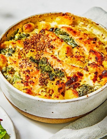 Hot-smoked salmon, gnocchi and spinach bake