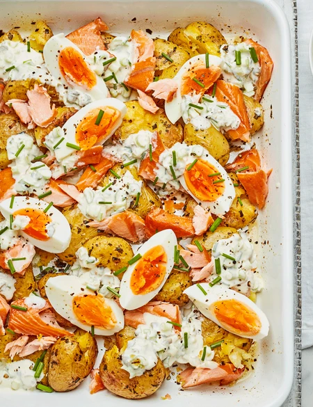 Hot-smoked salmon oven hash