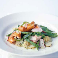 Hot smoked salmon salad