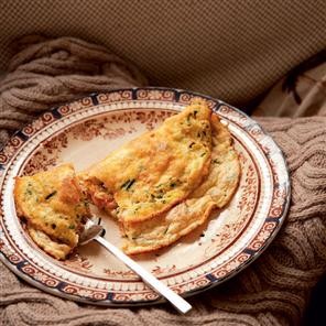 Hot-smoked salmon soufflé omelette