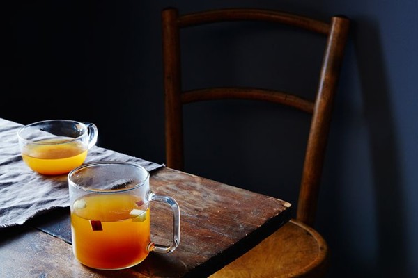 Hot spiced drunken apple cider 
