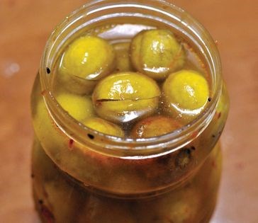 Hot stuffed pickled lemons (Imkhalal lamoon)