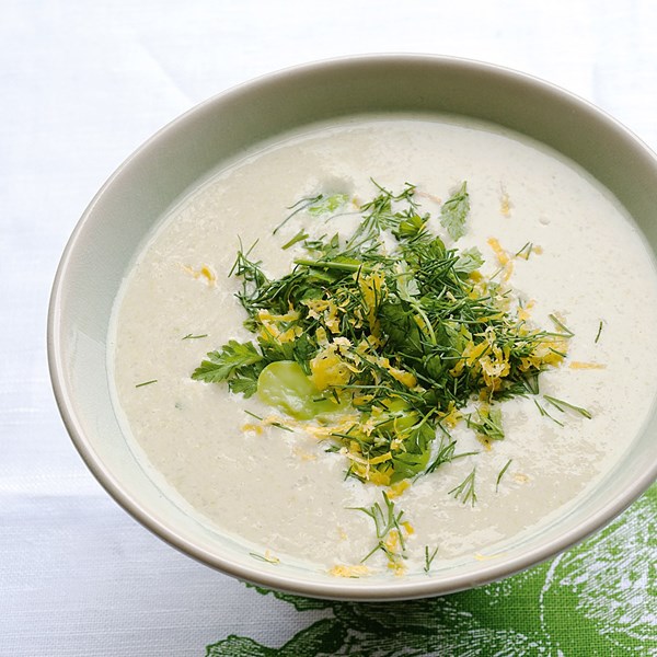 Hot yogurt and broad bean soup