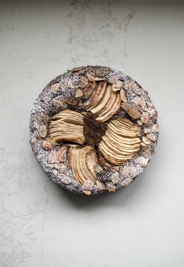 Houjicha apple cake