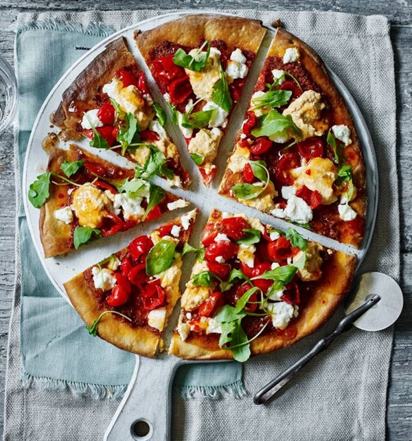 Houmous, pepper, goats' cheese and sweet chilli pizza