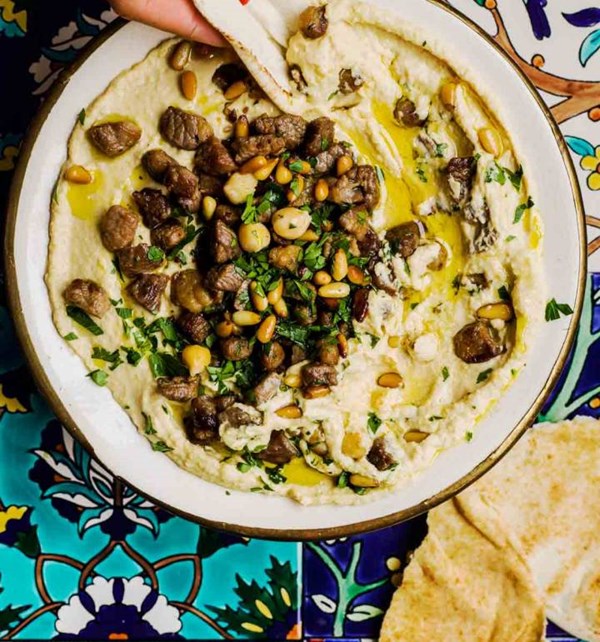 Houmous with meat (Hummus bi lahmi)
