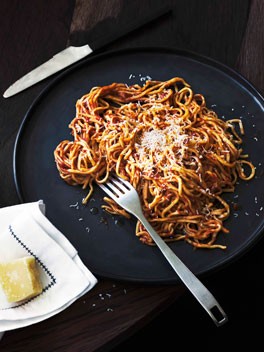 House-made spaghetti with sugo (Pasta fatta in casa)