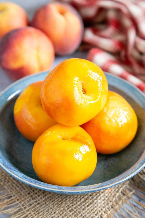 How to blanch and peel peaches