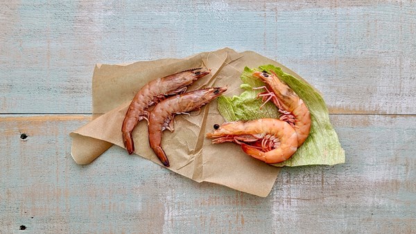 How to boil and store prawns