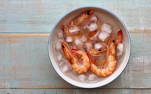How to boil prawns (shrimp)