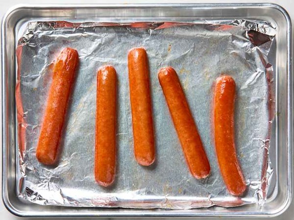 How to broil hot dogs