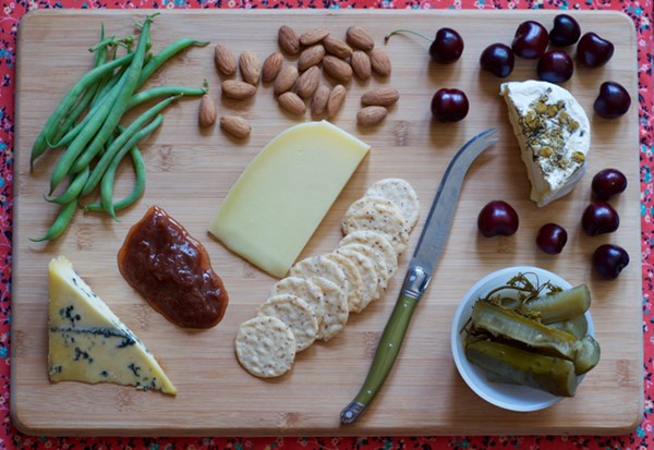 How to build a summertime cheese board