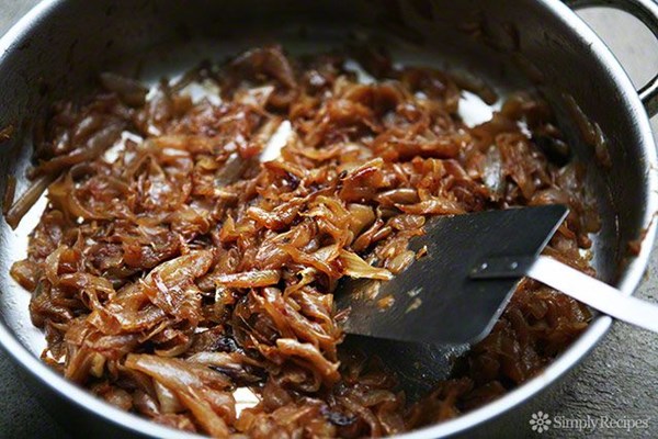 How to caramelize onions