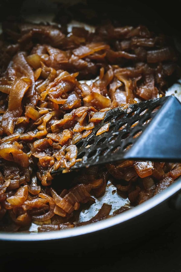 How to caramelize onions