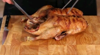 How to carve a whole duck