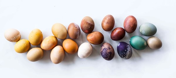 How to colour Easter eggs with natural dye