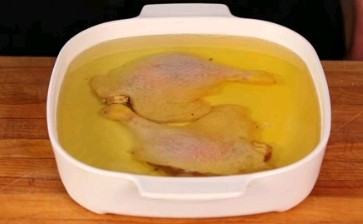How to confit a duck leg