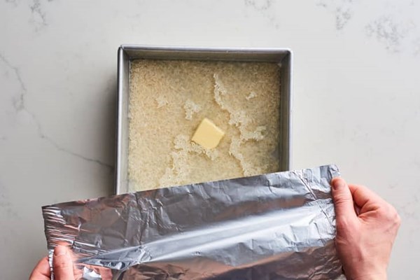 How to cook long-grain white rice in the oven