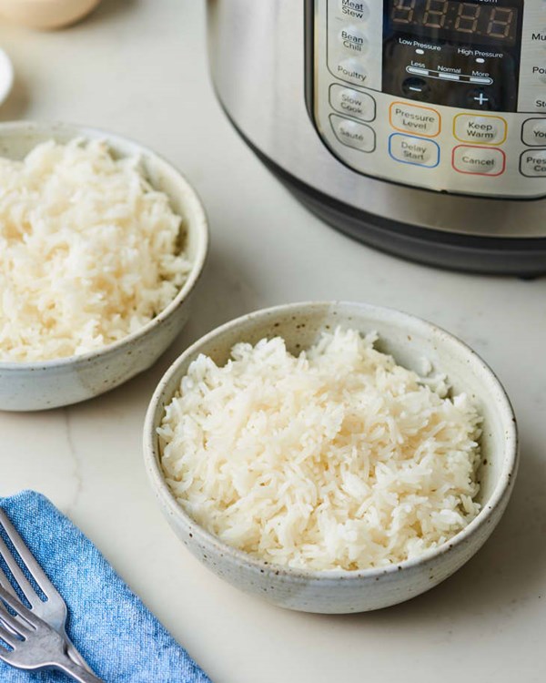 How to cook long-grain white rice in a slow cooker