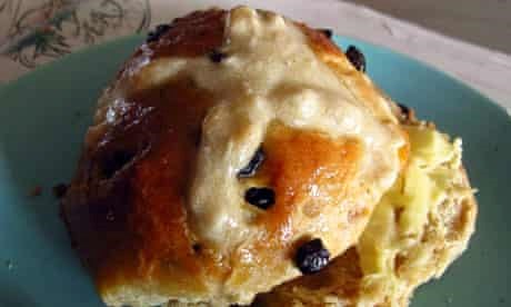 How to cook perfect hot cross buns