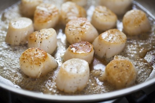 How to cook scallops on the stovetop