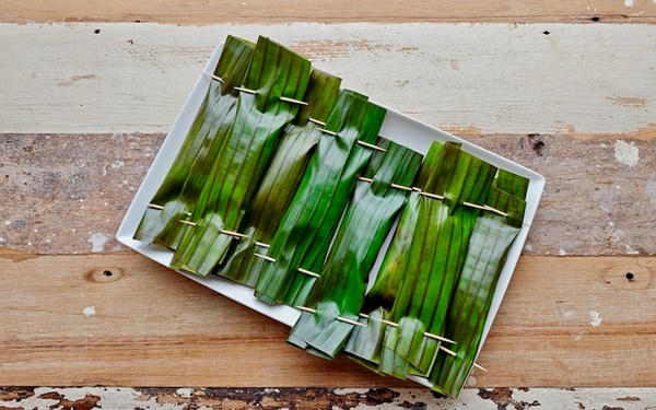 How to cook with banana leaves