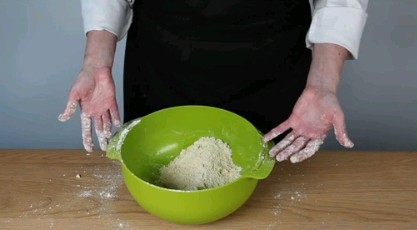 How to crumb butter and flour