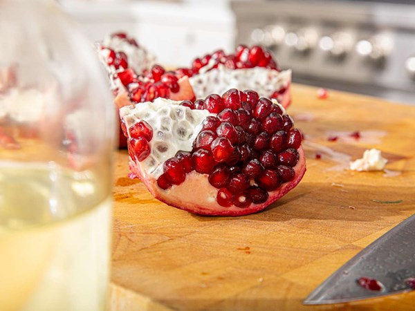 How to cut a pomegranate (with much less mess)