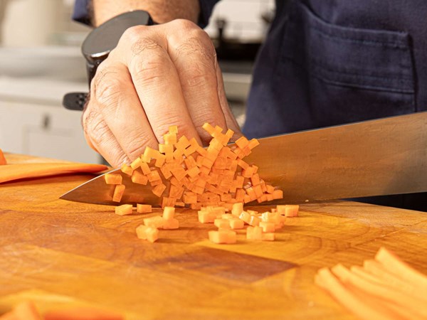 How to cut carrots