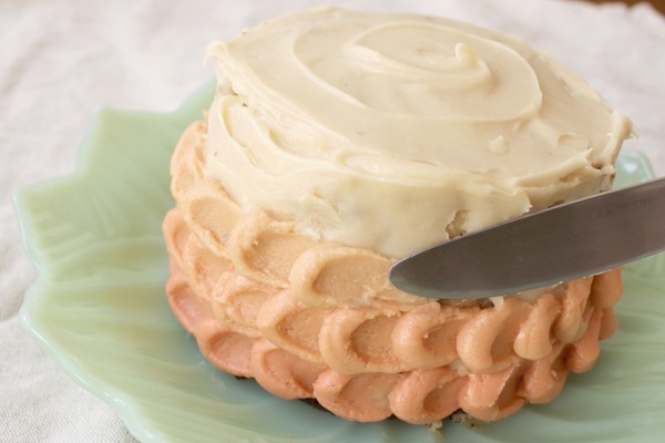 How to decorate an ombre cake, no fancy equipment needed