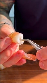How to devein shrimp