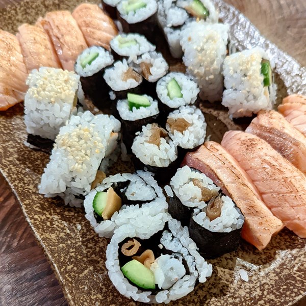 How to eat sushi