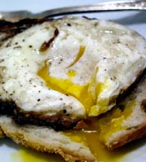 How to fry an egg the Spanish way