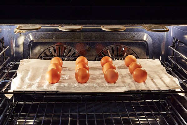 How to hard cook lots of eggs at once