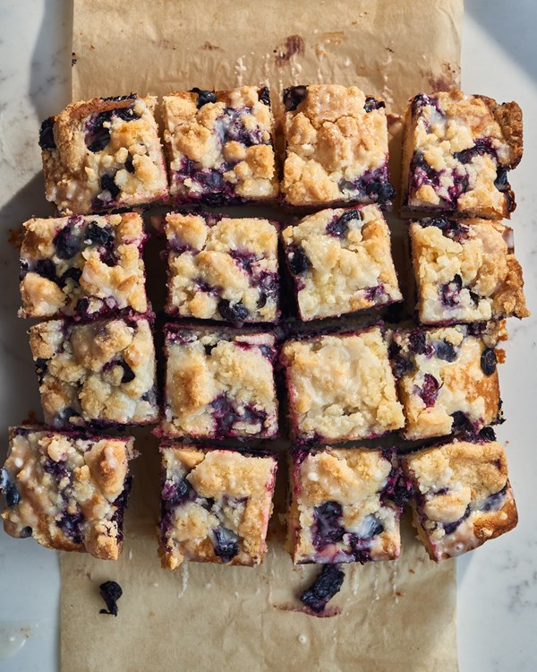 How to make a classic blueberry buckle