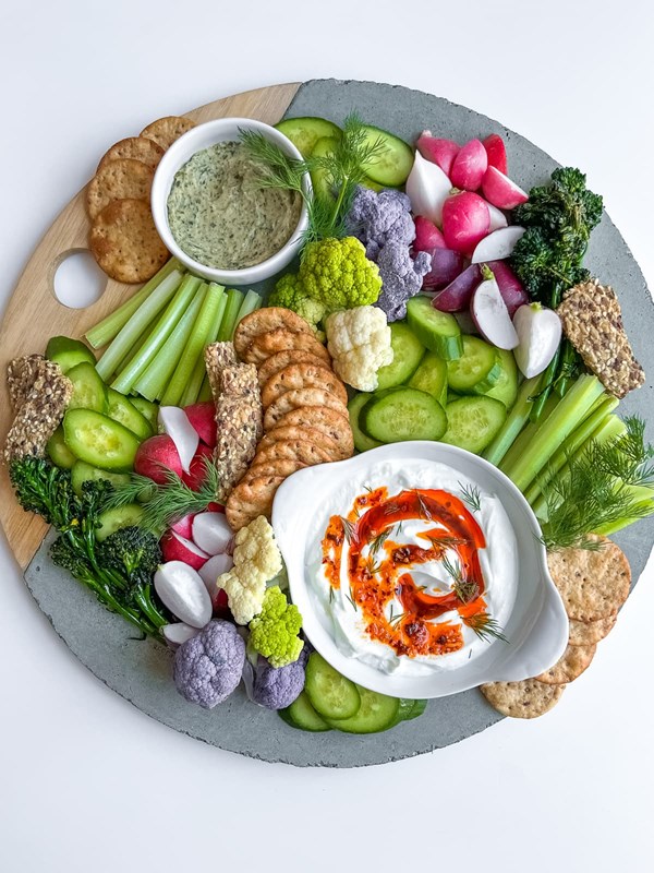 How to make a colorful crudites platter