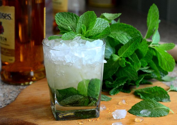 How to make a mint julep