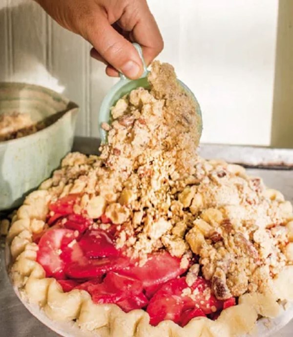 How to make a pie with a crumb or streusel top