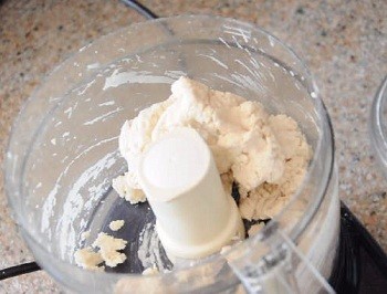 How to make a pie crust in the food processor
