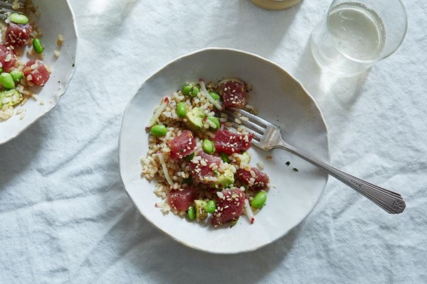 How to make a poke bowl at home