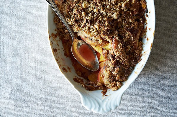 How to make any fruit crisp (or crumble) in 5 steps
